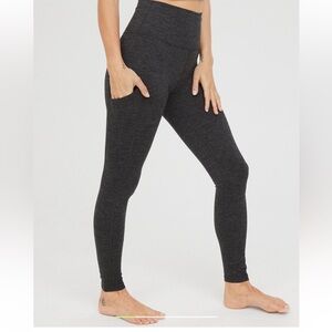 Offline by Aerie The Hugger High Waisted Legging Charcoal Gray w/ Side Pockets M